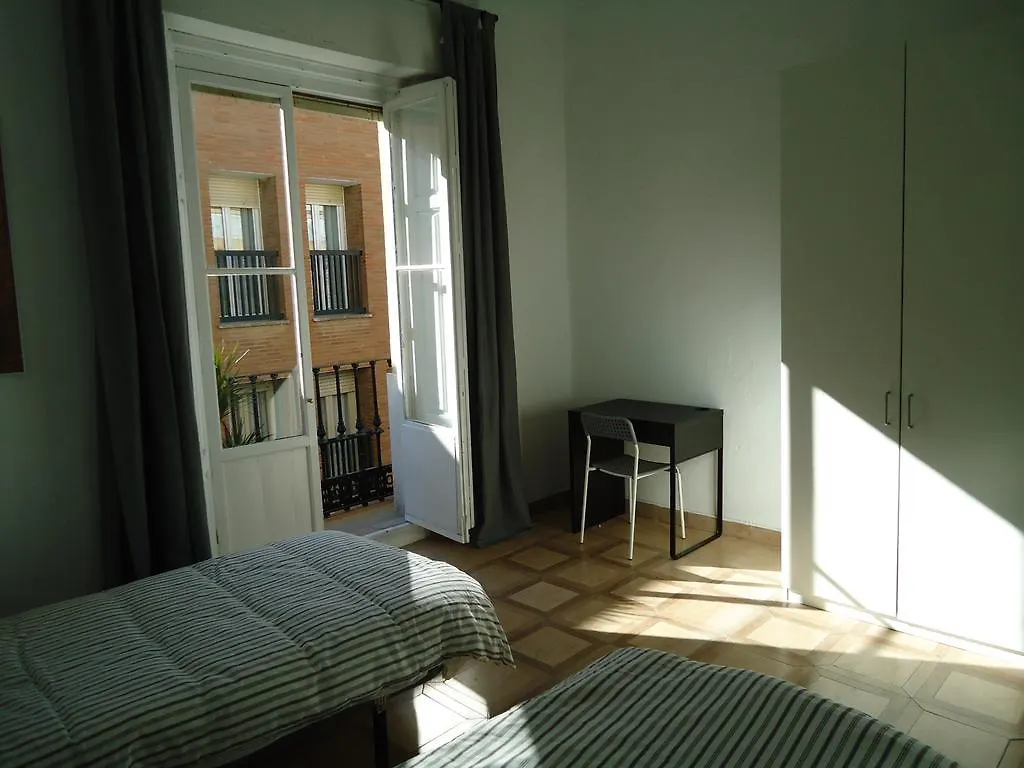 Guest House Martinez Montanes Seville 0*,  Spain